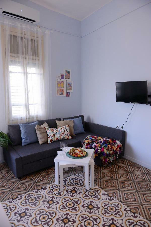 Trendy Apartments In The Heart Of Florentin With Free Netflix Tel Aviv Kamer foto